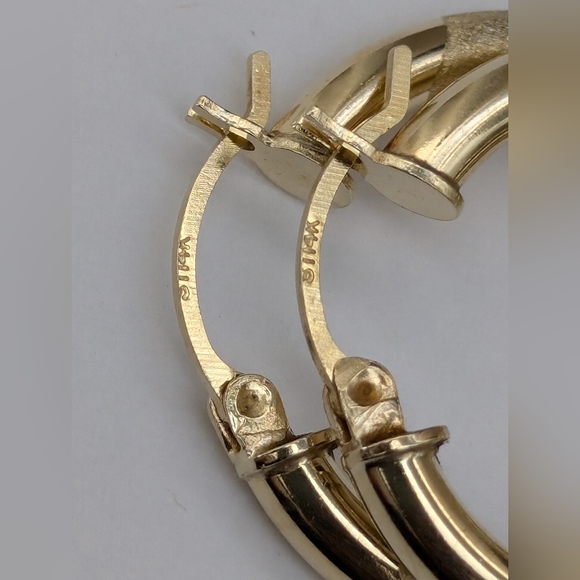 14k Yellow Gold Diamond Cut 3.5mm Hollow 1.1" Hoop Earrings 3g - Picture 7 of 8